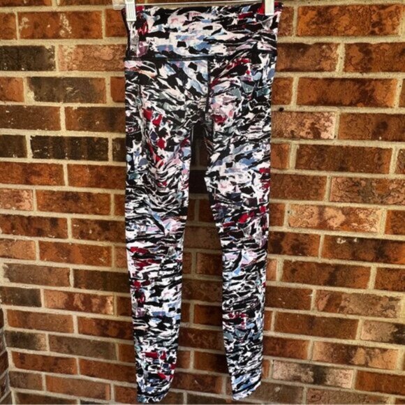 Lululemon  *  Wunder Under Tight 28" Leggings Culture Clash Multi EUC - Picture 3 of 15